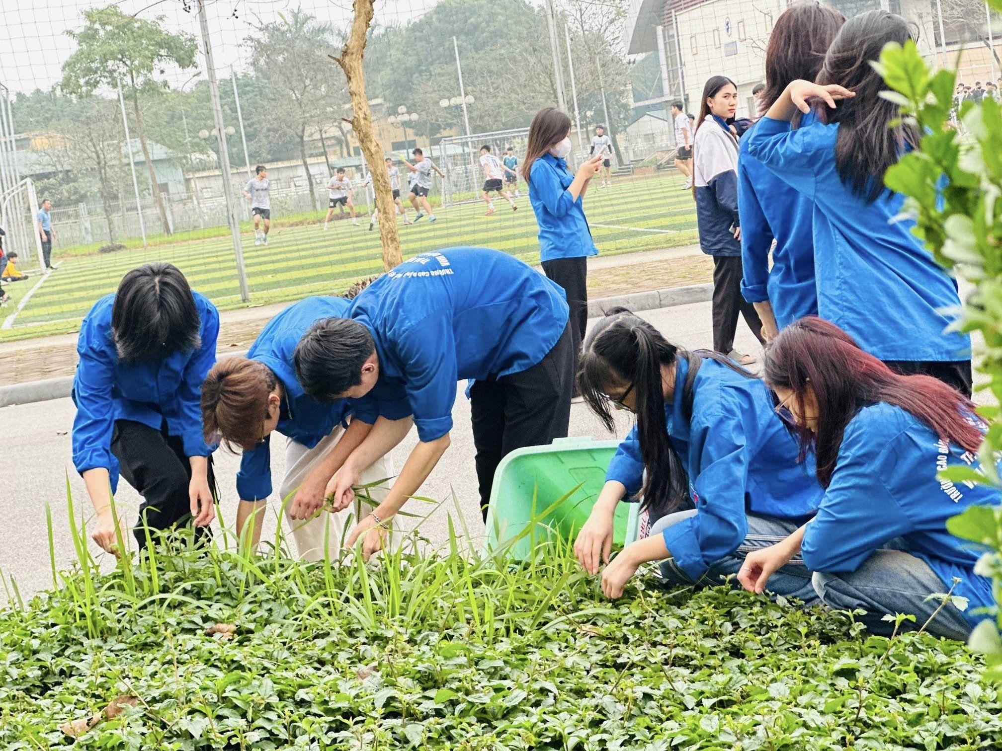 “MÙA HÈ XANH” cùng sinh viên Trường cao đẳng nghề Việt Nam -Hàn Quốc thành phố Hà Nội